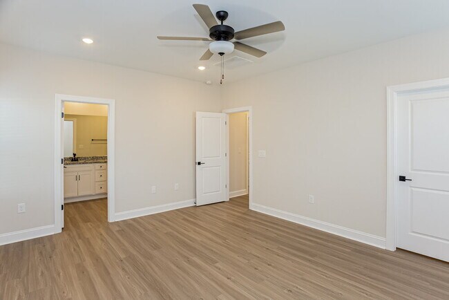 Building Photo - 136 Adams Tree Wy