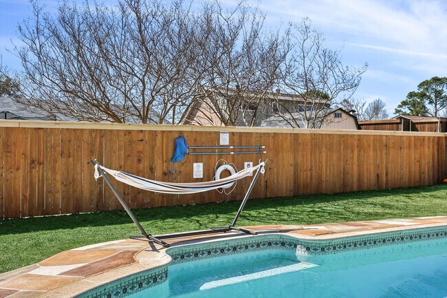 Building Photo - 7920 Limerick Ln