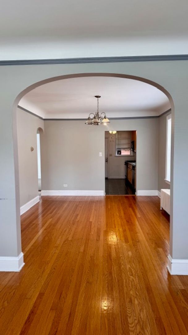 Building Photo - 3050 N Normandy Ave