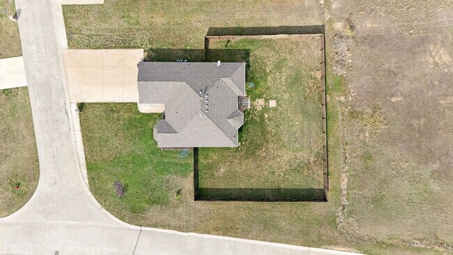 Building Photo - 1138 Jones Ave