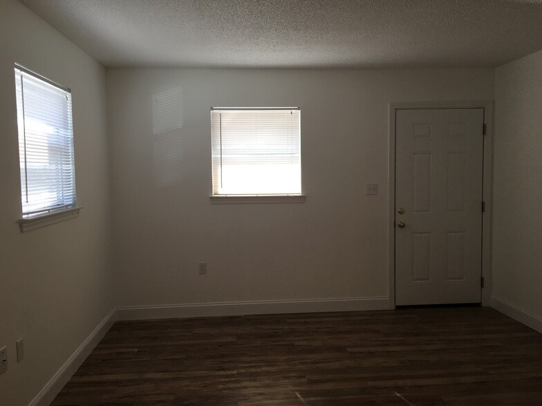 Building Photo - 1415 29th St