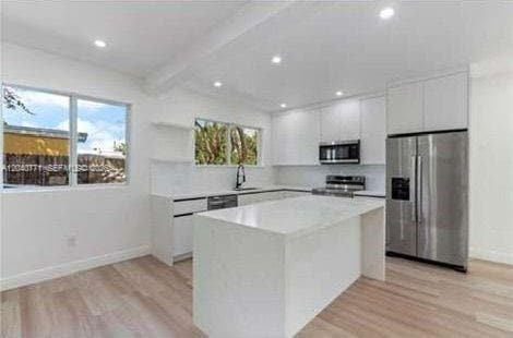 Building Photo - 5701 SW 41st St