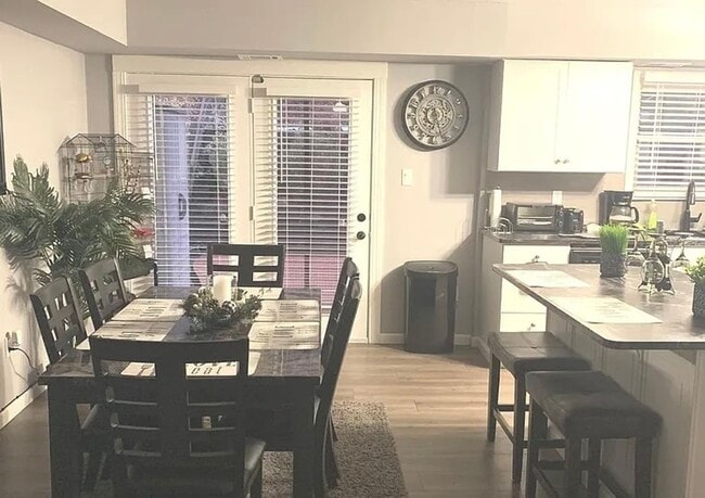 Building Photo - Beautiful 3 Bedroom House