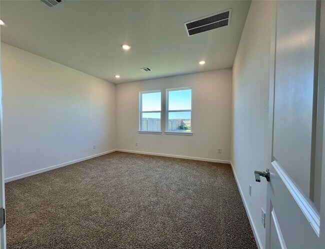 Building Photo - 21835 Redwood Blf Trl