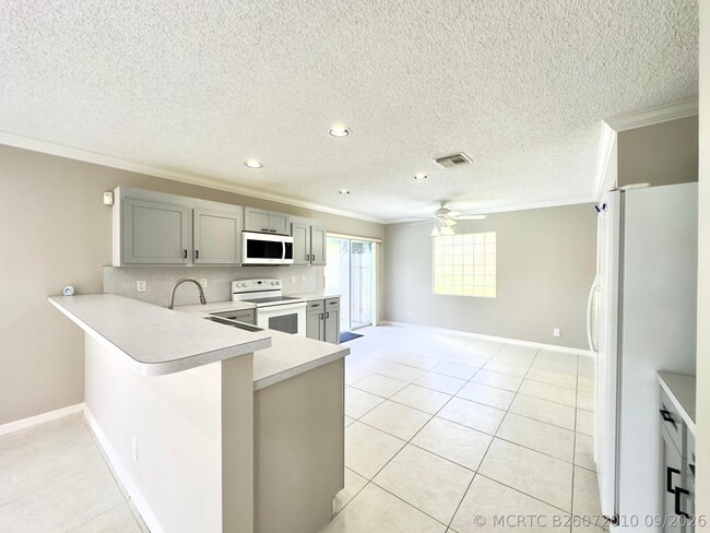 Building Photo - 1118 Fosters Mill Dr