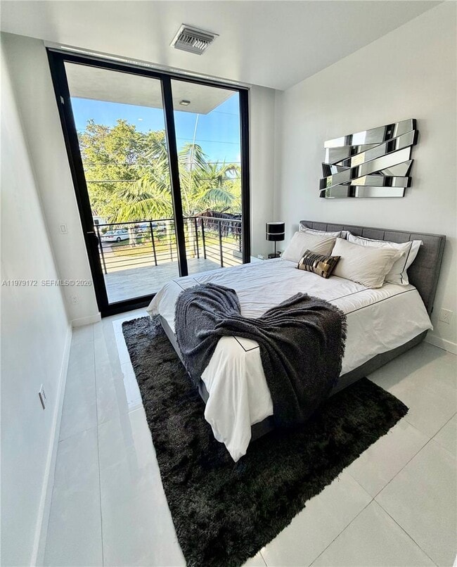 Building Photo - 2516 NE 21st St