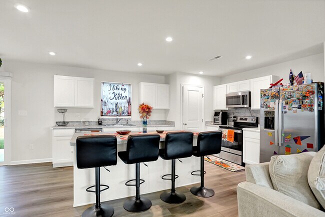 Building Photo - 910 Red Hls Ct