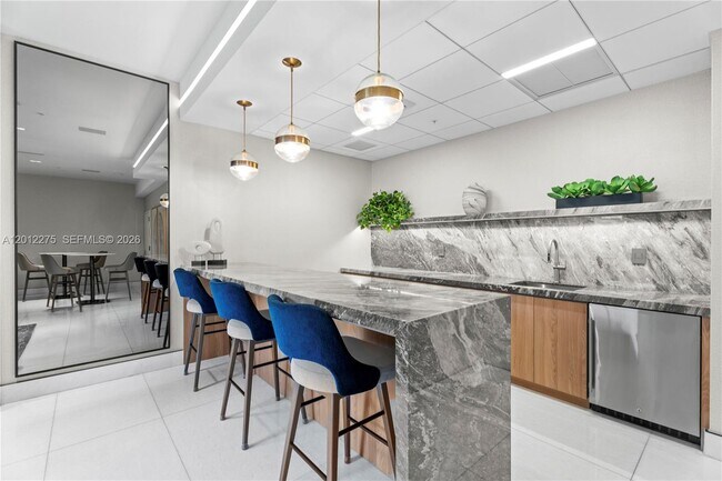 Building Photo - 888 Brickell Key Dr