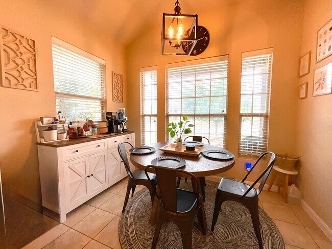 Building Photo - *COMING SOON* Modern Home with Fenced Backyard, Community Pool & Playground!