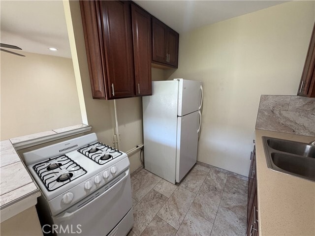 Building Photo - 2227 E Westport Dr