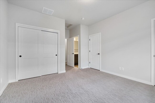 Building Photo - Single-Level Serenity: Your 3 Bedroom, 2 Bath Dream Home Awaits