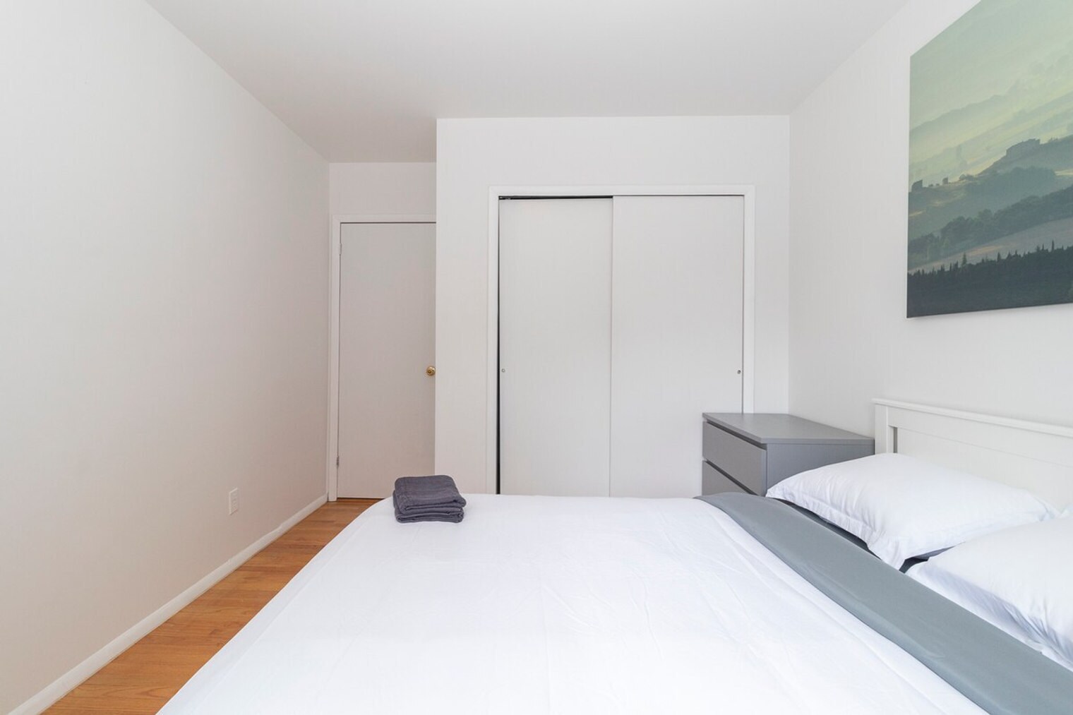 Building Photo - 334 E 96th St