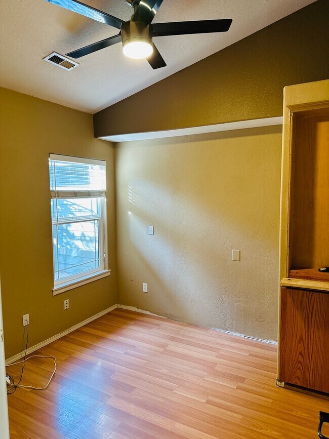 Building Photo - Beautiful Custom One Level Home