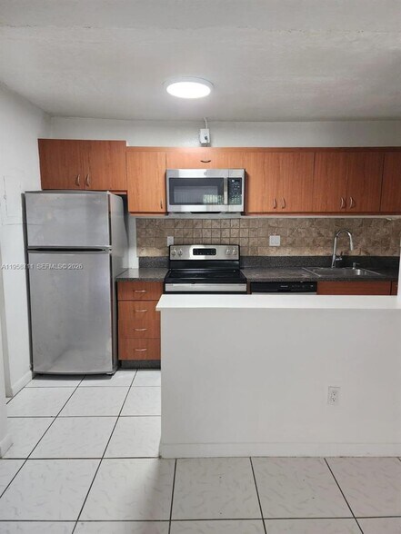 Building Photo - 4150 NW 79th Ave