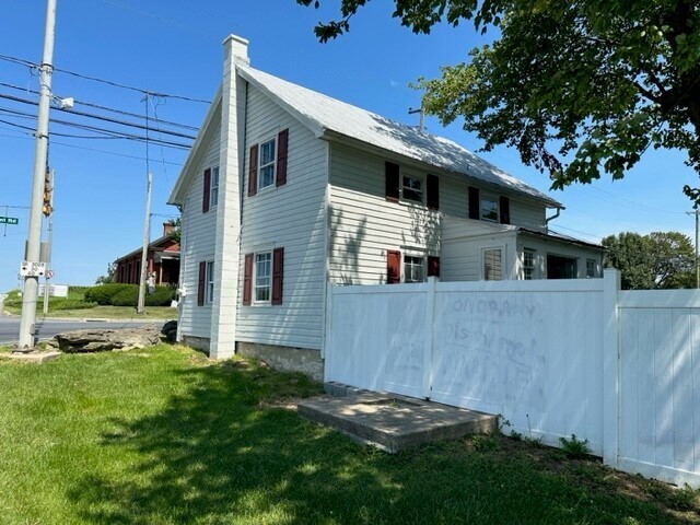 Building Photo - 702 Penn Grant Rd