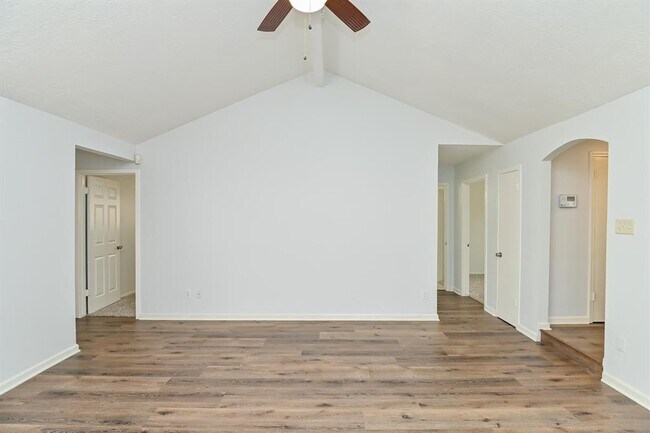 Building Photo - 11819 S Perry Ave