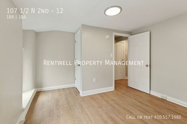 Building Photo - 107 1/2 N 2nd-12