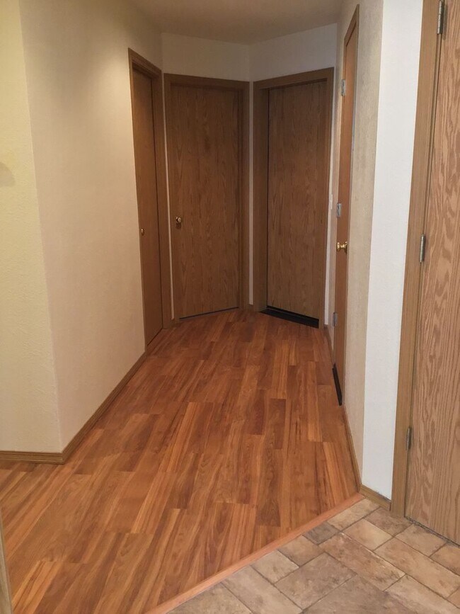 Building Photo - Silverton Duplex #13146