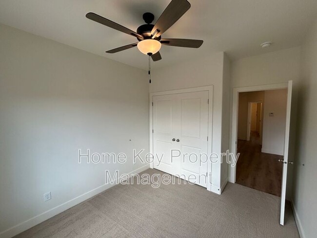 Building Photo - 1549 Mead Ln