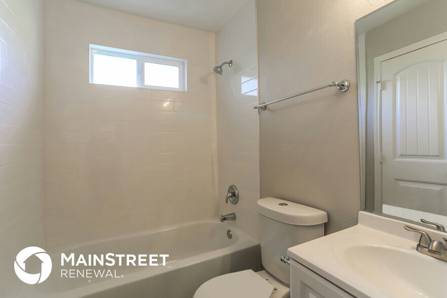 Building Photo - 1111 Glenn Dr