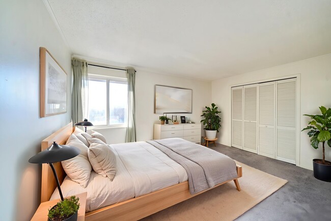 Building Photo - 4450 McGrew Cir