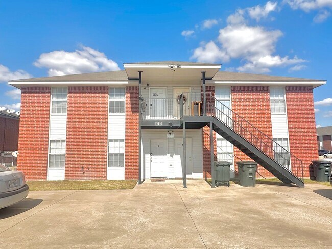 Primary Photo - 5705 Greengate Dr