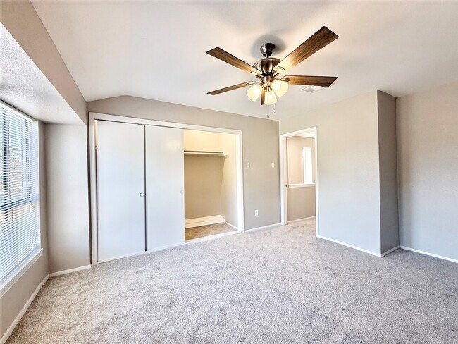 Building Photo - 7980 Grove Ridge Dr