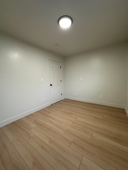 Building Photo - 2515 S Parkcrest Dr