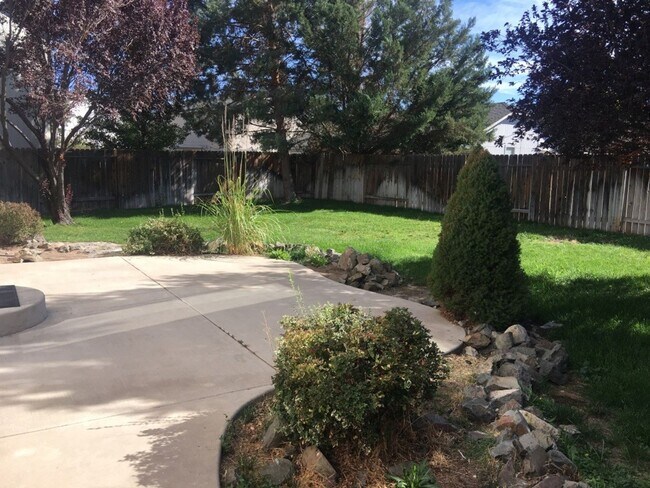 Building Photo - COMING SOON East Sparks House - 3 Bedroom ...