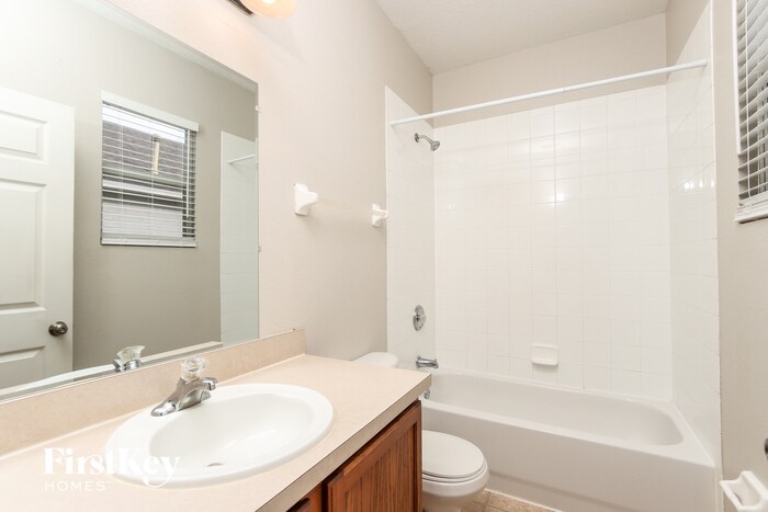 Building Photo - 946 Riviera Point Dr