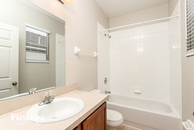 Building Photo - 946 Riviera Point Dr