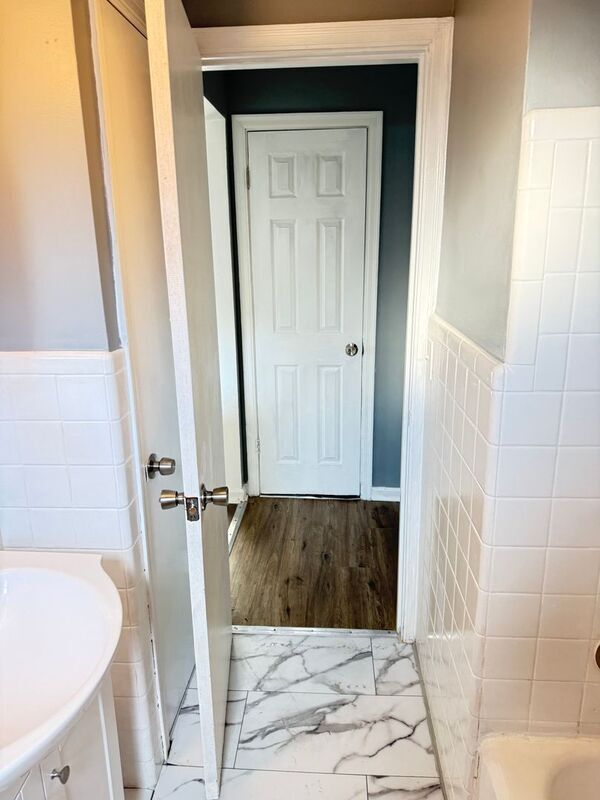 Building Photo - 3926 E Gatewood Ln