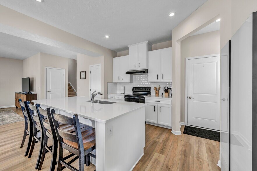 Building Photo - 1117 Kadas Ln