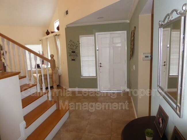 Building Photo - 28603 Heather Ln