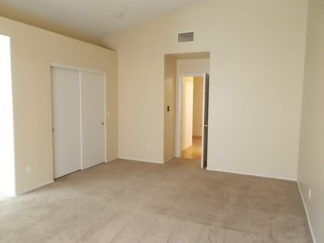 Building Photo - “Stunning 3-Bedroom Home with New Stainles...