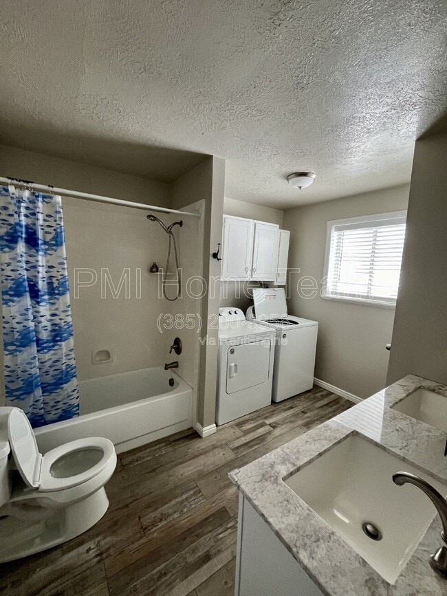 Building Photo - 1820 N 285 W