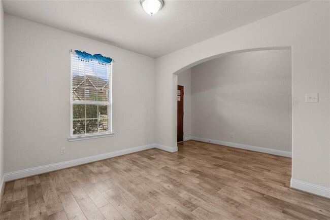 Building Photo - 3622 Pasteur Ln