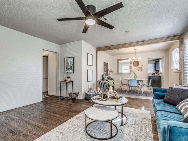 Building Photo - Adorable Updated Midwest City Boho Home