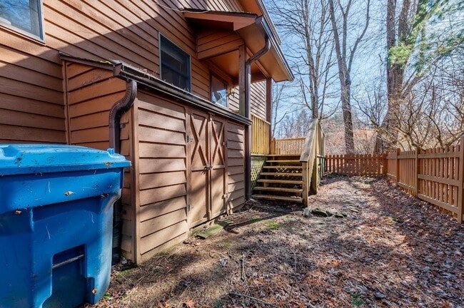 Building Photo - 112 Wickham Square