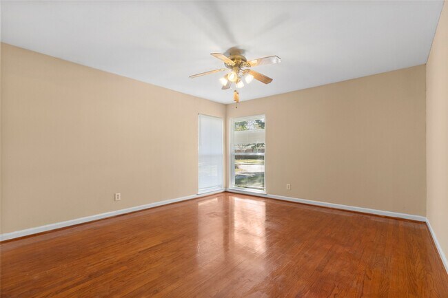 Building Photo - 3102 Conway St