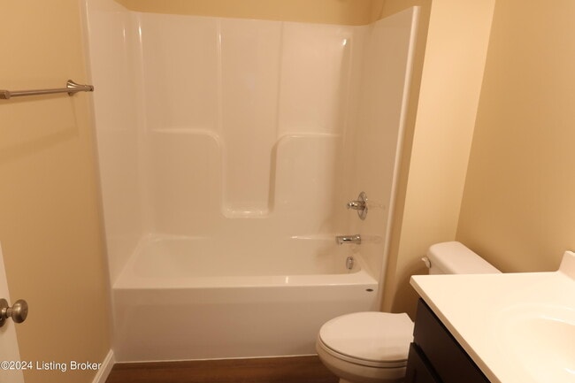 Building Photo - 114 Peonia Rd