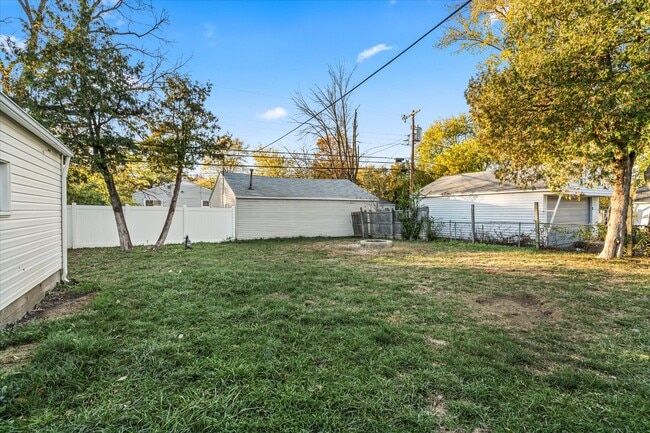 Building Photo - 2021 Pittsfield St