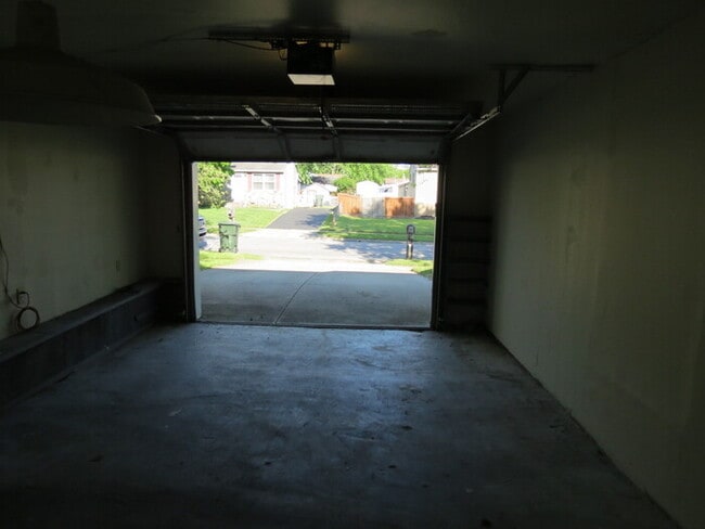 Building Photo - 1768 Hollow Run Dr