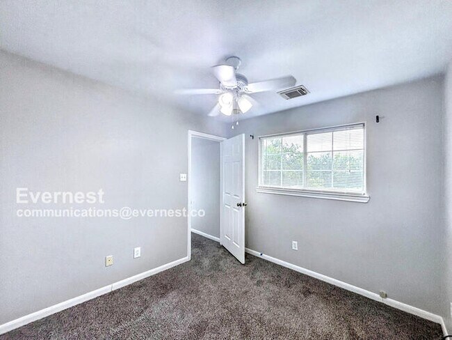 Building Photo - 2300 Abernathy St
