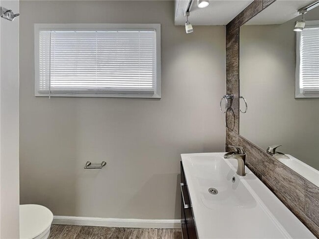 Building Photo - 13516 Grand Ave