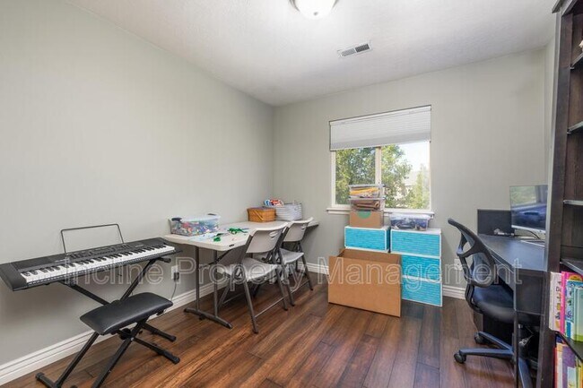 Building Photo - 176 N 570 E