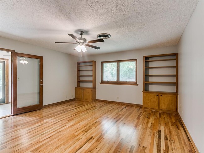 Building Photo - 1214 Cruce St