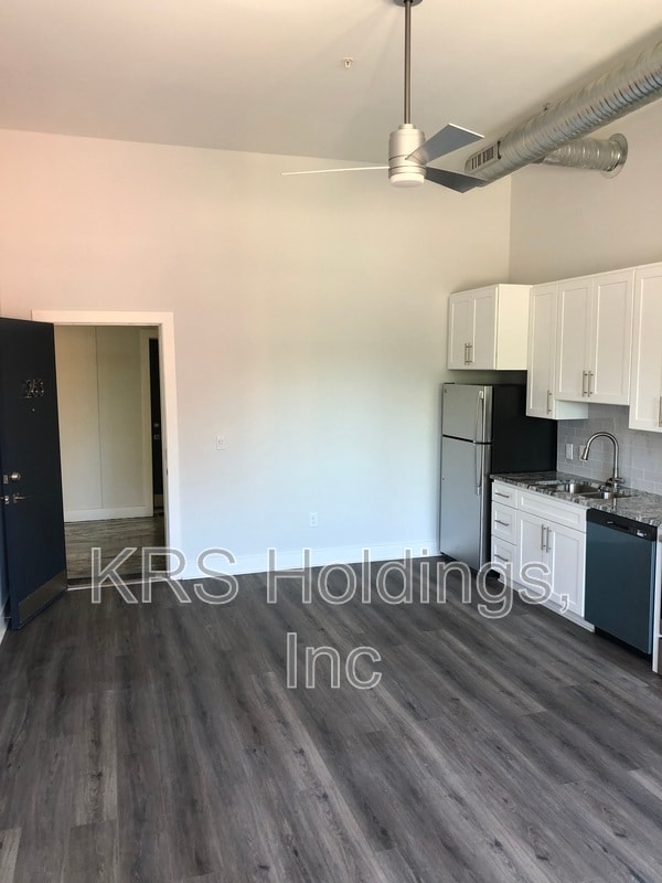 Building Photo - 300 E Elizabeth St