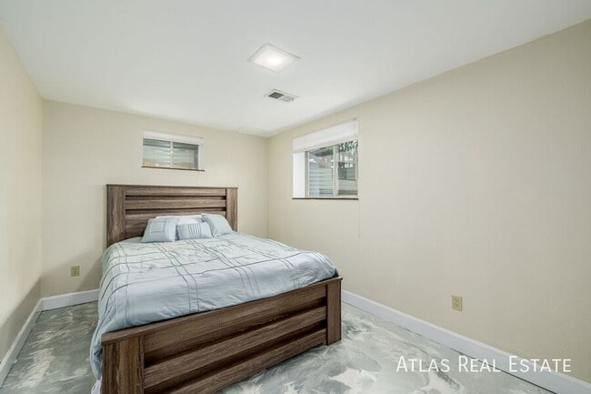 Building Photo - 4620 W 108th Pl