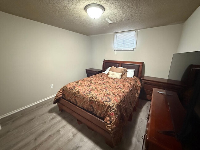 Building Photo - 212 Wheaton Ct